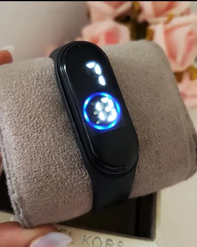 Relógio Digital LED Esportivo Pulseira Silicone à Prova D'Água - Estilo Mi Band
