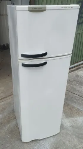Geladeira duplex Eletrolux gelando normalmente 