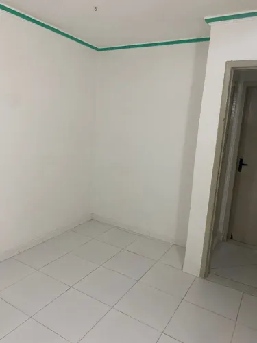 Alugo quarto em apartamento no Eucaliptos 