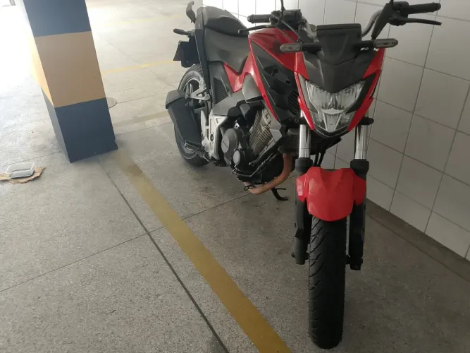 CB 300F em ótimo estado pra vender rápido