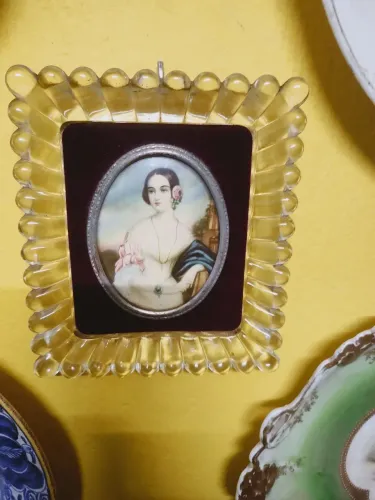 Impressão retrato vintage de Isabella Montgomery em moldura de vidro