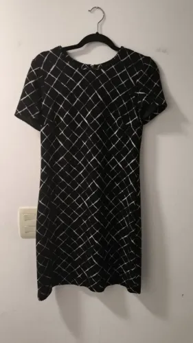 Vestido preto tipo tubo