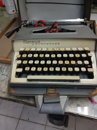 Maquina de escrever Antiga