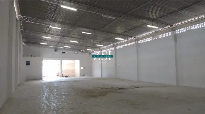 Galpão de 750 m² , Pé Direito de 8 m, à venda na Várzea