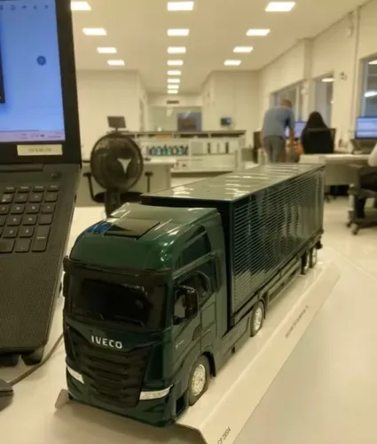 Carreta iveco Sway