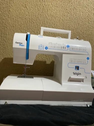 Máquina de costura Elgin Genius plus 