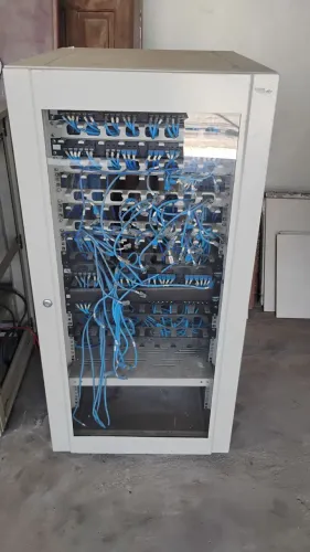 Rack Telecom.