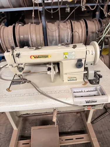 Máquina de costura industrial