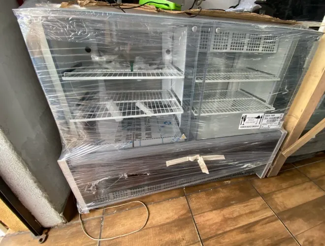 Vitrine Gelopar confeitaria quente e frio de 1,40 m