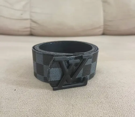 Cinto de couro da louis vuitton 