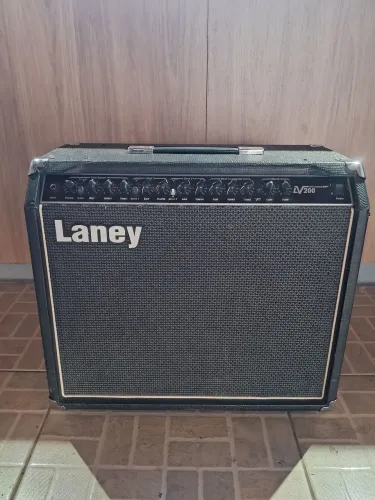Amplificador Laney LV 200