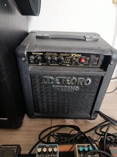 Amplificador contrabaixo meteoro