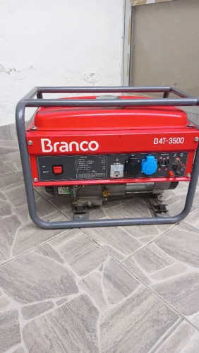 Gerador de Energia a Gasolina Branco B4T-3500 3.5kVA - Excelente Estado!