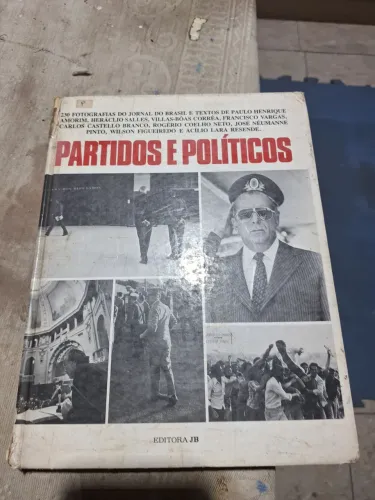 Livro partido político