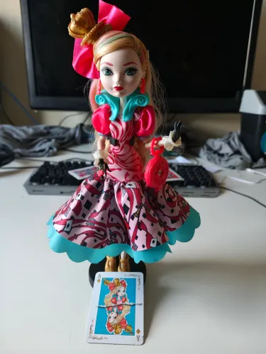 Ever after high Apple way too wonderland 