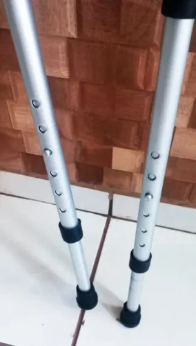 Andador de Alumínio ajustável