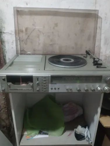 Relíquia aparelho de som vintage Phillips modelo ah 928  para restaurar 