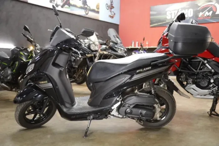 YAMAHA FLUO 125 ABS 2025