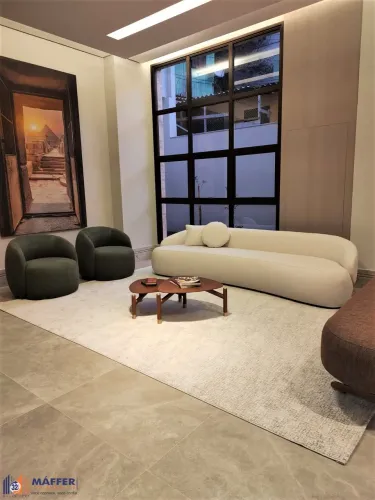 Excelente apartamento 2 dormitórios semi mobiliado no Mont`t Serrat