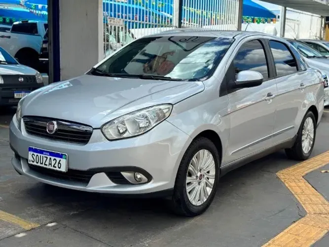 Fiat Grand Siena Essence 1.6 Flex 16V 2014