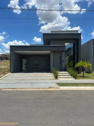 ALUGA-SE CASA MOBILIADA COM PLANEJADOS E ELETRODOMÉSTICOS