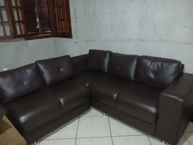 Sofá de Courino marrom