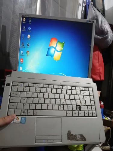 Notebook positivo + monitor de 17 pol 