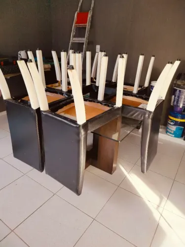 Mesa de jantar com 6 cadeiras