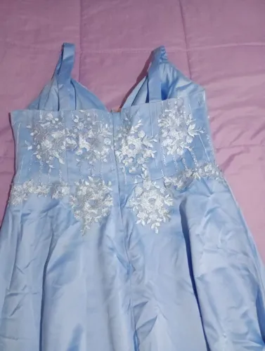 Lindo vestido azul Tiffany