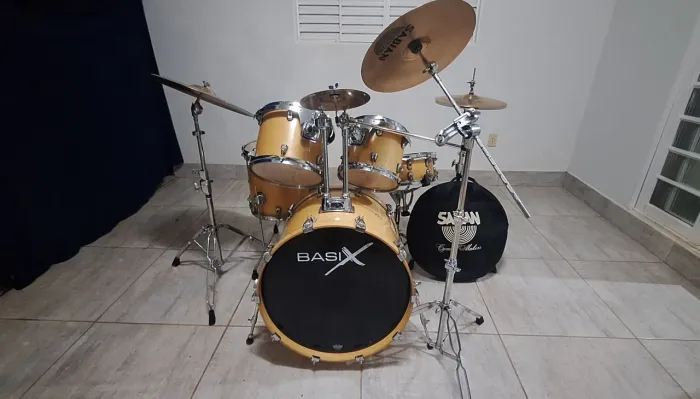 Bateria Basix Custom Natural Birch + Sabian B8 - Kit Completo R$` 5.200 FIXO
