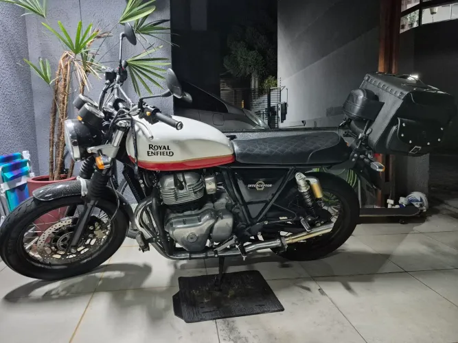 Royal Enfield Interceptor 650 2020/2021 - Baixa KM - Pronta para Viajar