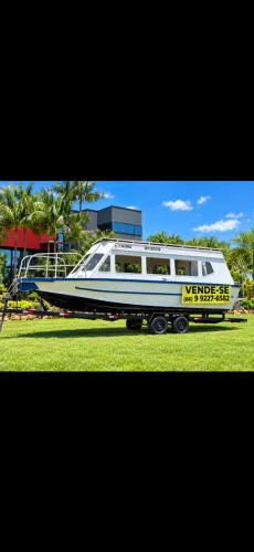? OPORTUNIDADE! LANCHA DE TURISMO COMPLETA - 18 PESSOAS (1+17) - YAMAHA 150 HP 4 TEMPOs
