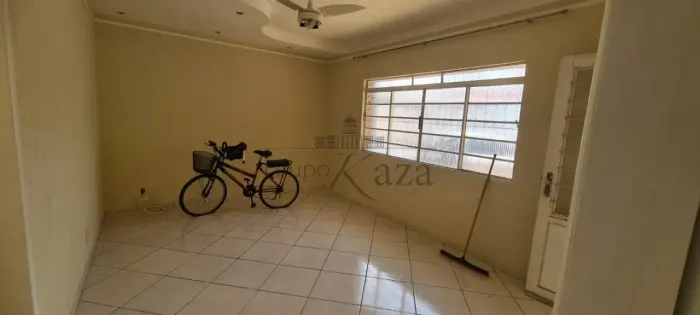 Oportunidade - Casa - Bosque dos Eucaliptos - 3 Dormitórios - 130m².