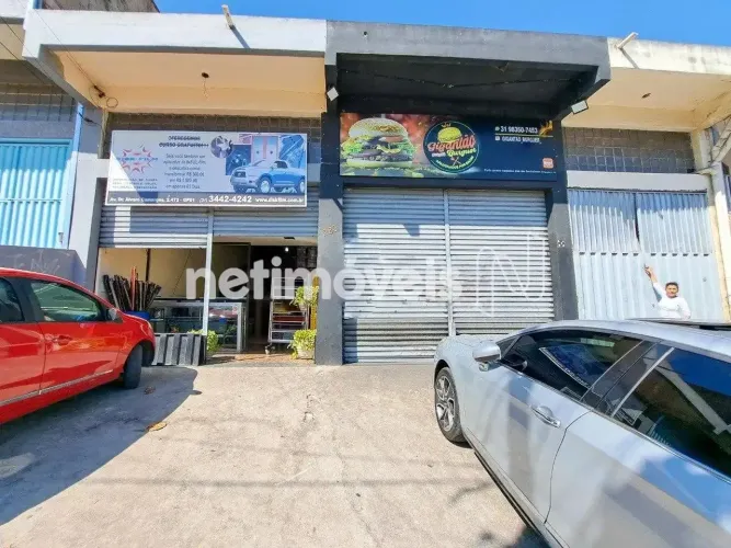 3 Lojas - Santa Mônica (Avenida Movimentada)