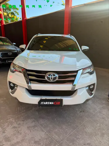 Toyota Hilux SW4 SRX 4X4 2.8 TDI 16V Dies. Aut. 2019