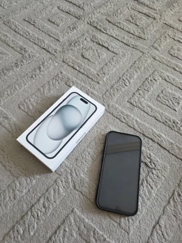 iPhone 15 256GB Preto