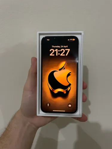 iPhone 13 Apple 128GB Branco - Ótimo Estado (Com Caixa e Cabo Original)