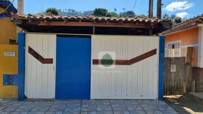 Casa com 2 dormitórios à venda, 100 m² por R$ 300.000 - Quilombo - São Bento do Sapucaí/SP