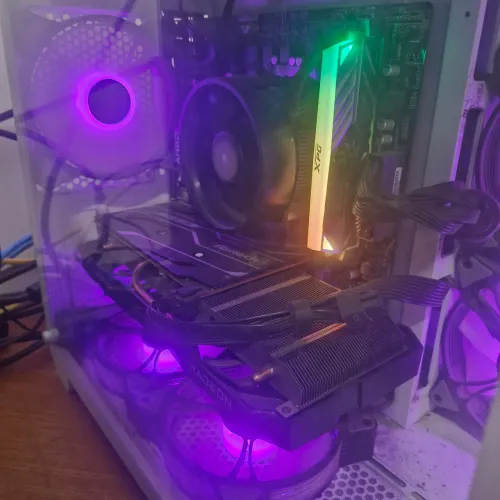 PC Gamer Ryzen 5 2600X + RX 6600
