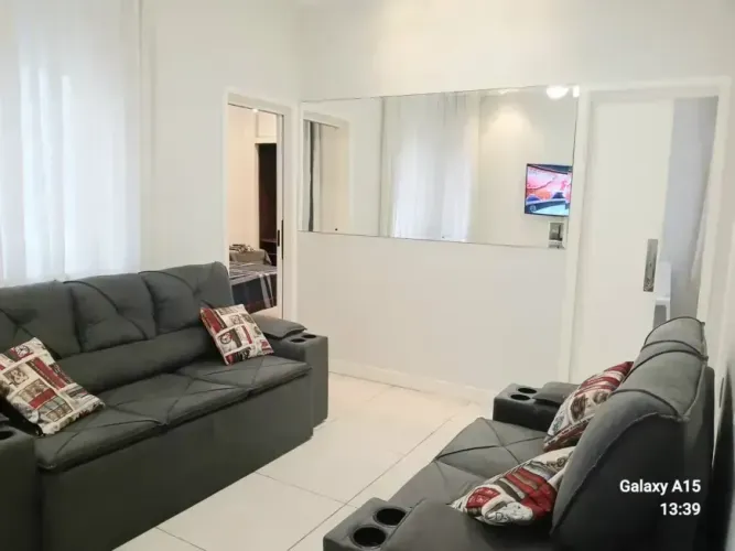 Niterói - Icaraí - Rua Gavião Peixoto 69m² 02 qts próximo à praia