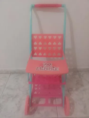 Carrinho de boneca 