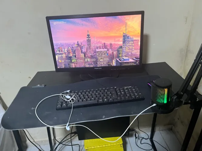 Computador em perfeito estado