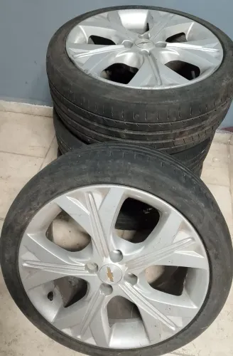 Jogo 4 Rodas Chevrolet Aro 17 + Pneus 205/45 R17 - 5 Furos - Cromada