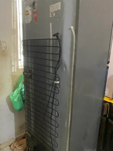 Quero vende essa geladeira por vou me muda