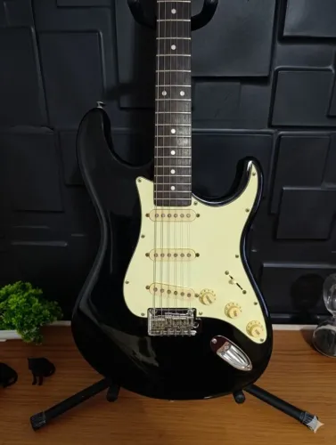 Guitarra Strato T635 MELHOR SAFRA 
