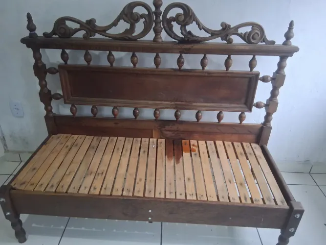 Banco de madeira rústico