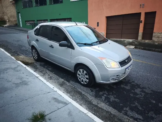 Ford Fiesta Sedan 1.0 8V Flex 4P 2010