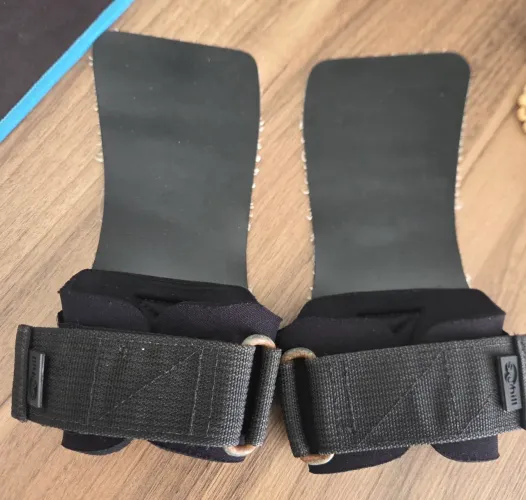 Hand Grip Legacy - Skyhill (usado)
