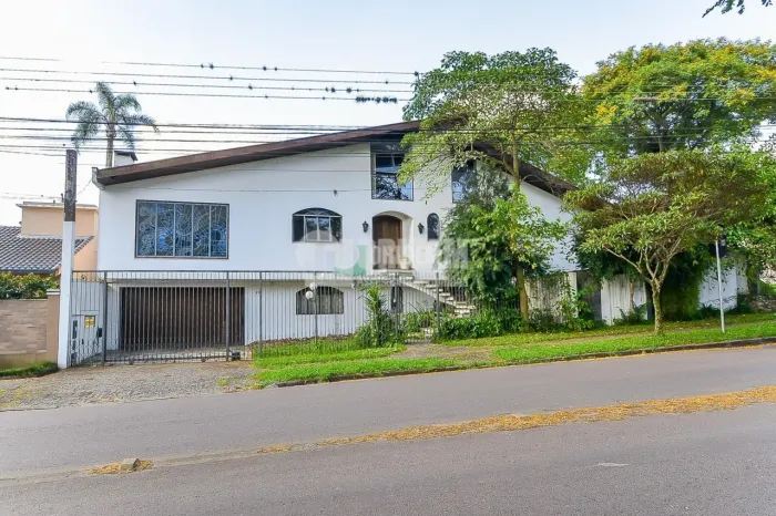 Casa comercial com 9 salas no bairro Seminário!!!