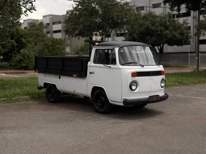 Volkswagen Kombi Standard/ Luxo/ Serie Prata 1986